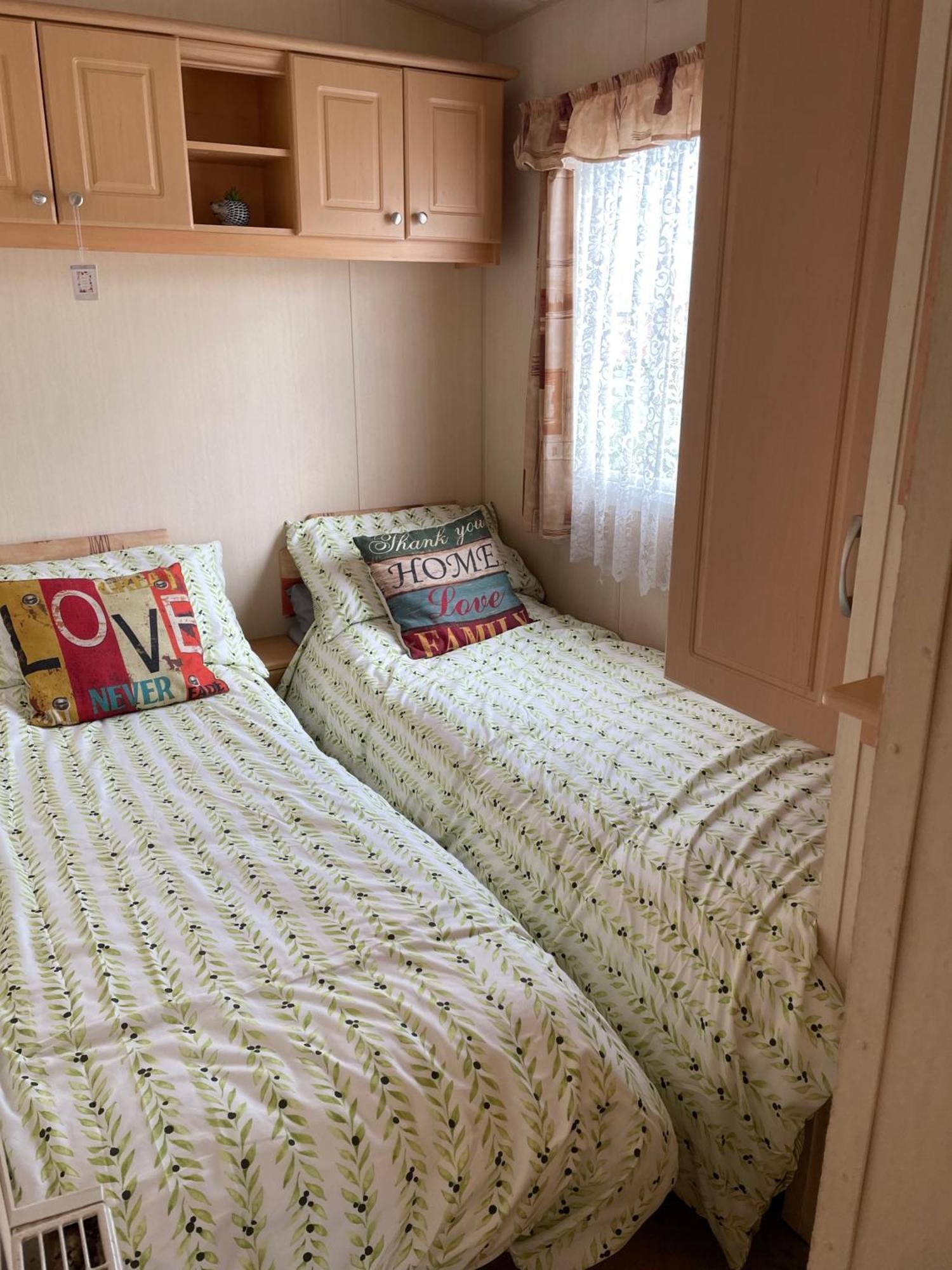 Cozy Camber Caravan 3 Bedroom Retreat With Decking Rye Kültér fotó