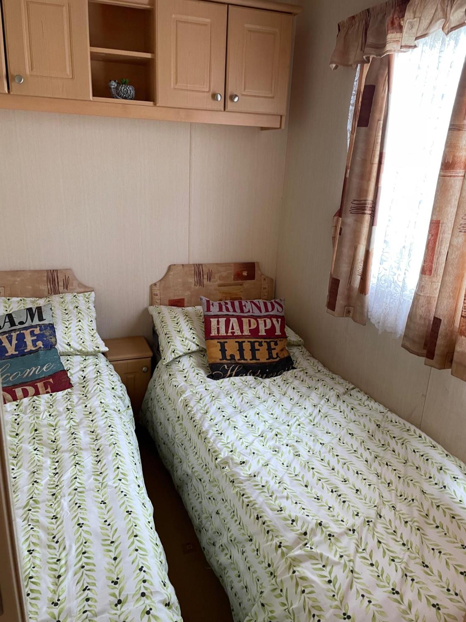 Cozy Camber Caravan 3 Bedroom Retreat With Decking Rye Kültér fotó
