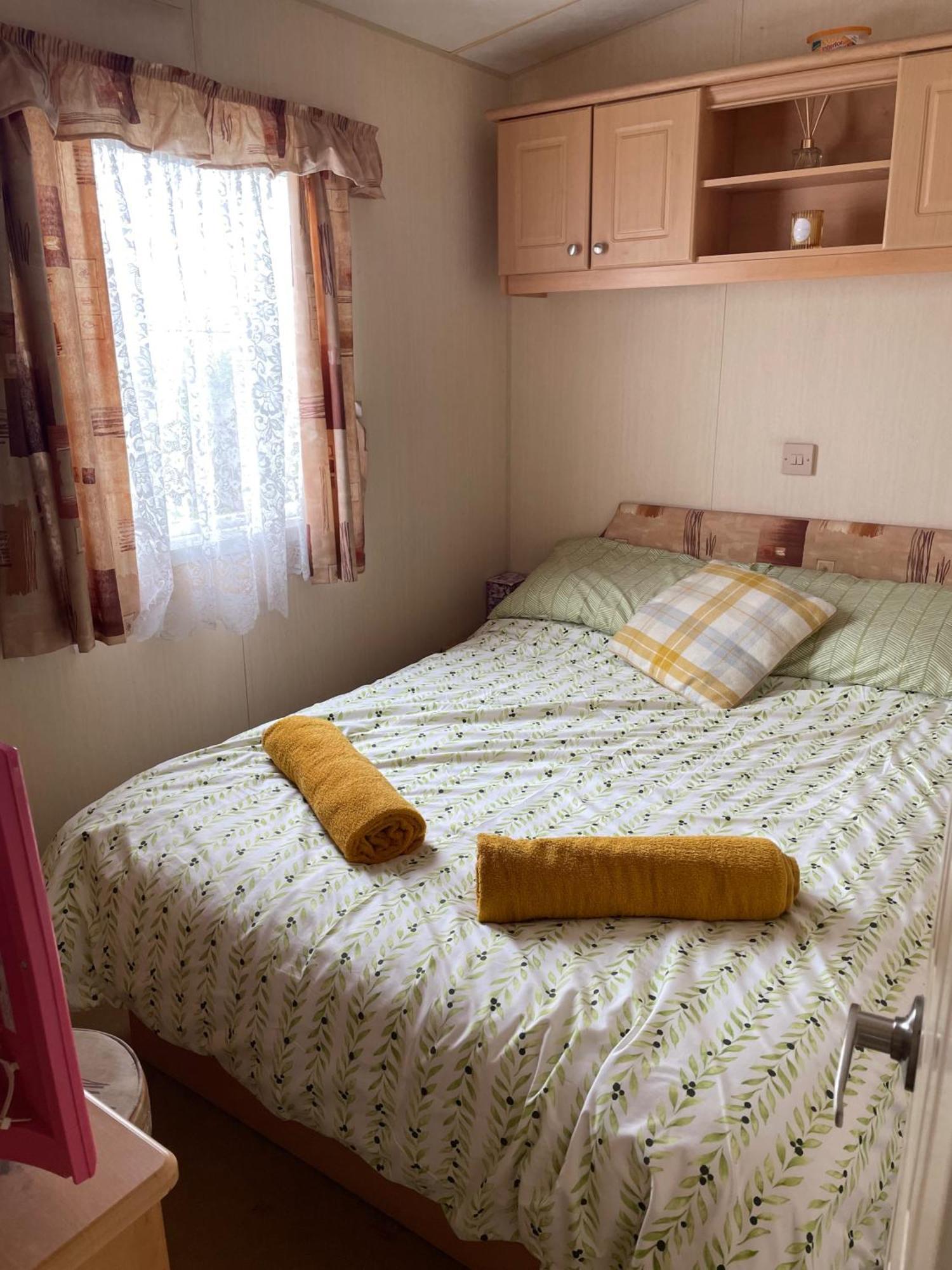 Cozy Camber Caravan 3 Bedroom Retreat With Decking Rye Kültér fotó